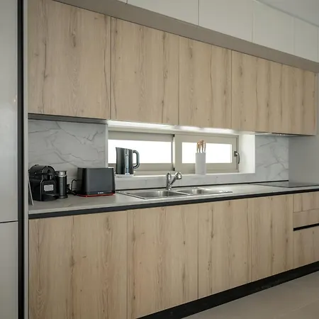 Modern Seaview Oasis Willa Nikiana