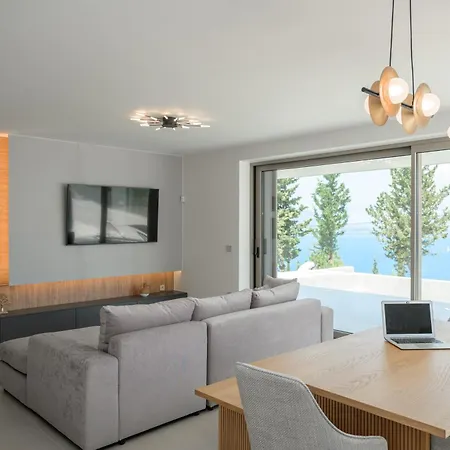 Modern Seaview Oasis Willa Nikiana