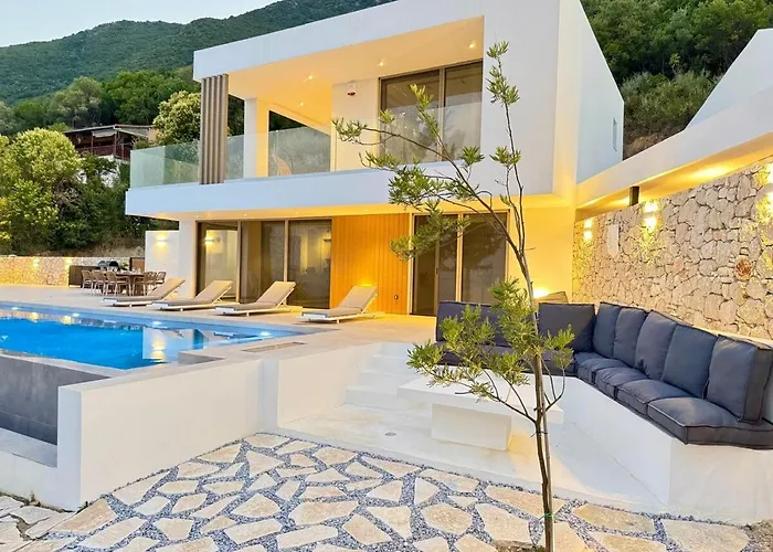 Modern Seaview Oasis Willa *