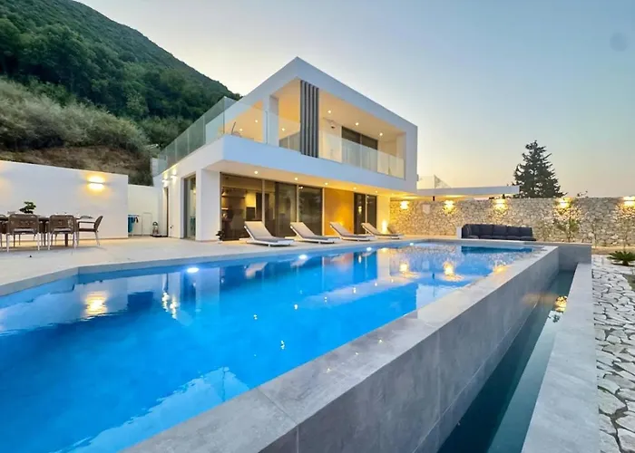 Modern Seaview Oasis * Nikiana