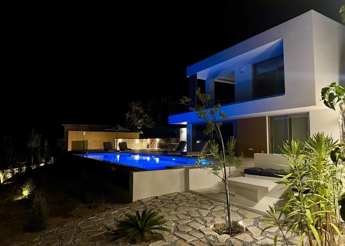 Modern Seaview Oasis Nikiana