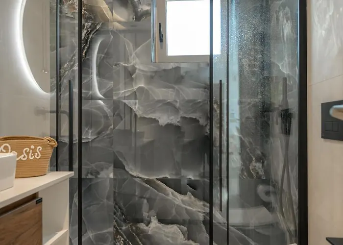 Modern Seaview Oasis *