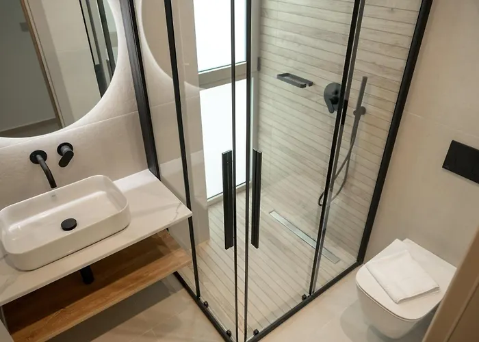 Modern Seaview Oasis *