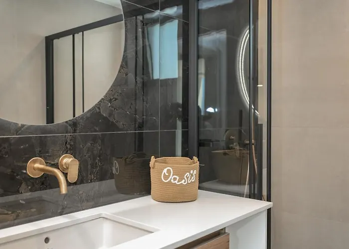 Modern Seaview Oasis Willa Nikiana