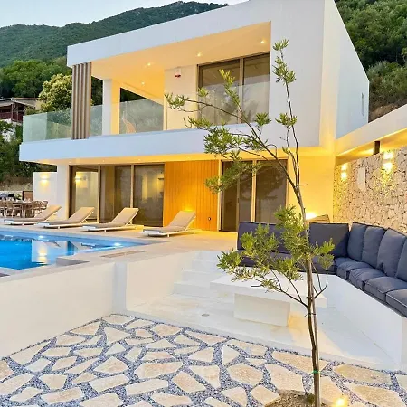 Modern Seaview Oasis Villa *