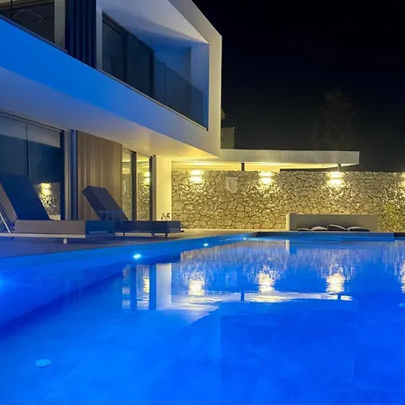 Villa Luxury Oasis *