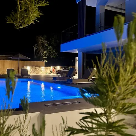 Vilă Luxury Oasis Nikiana