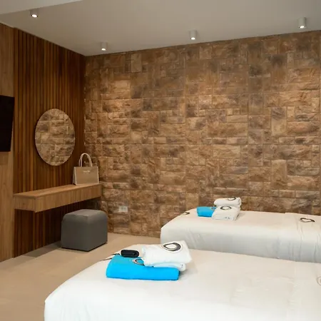 Luxury Oasis Villa *