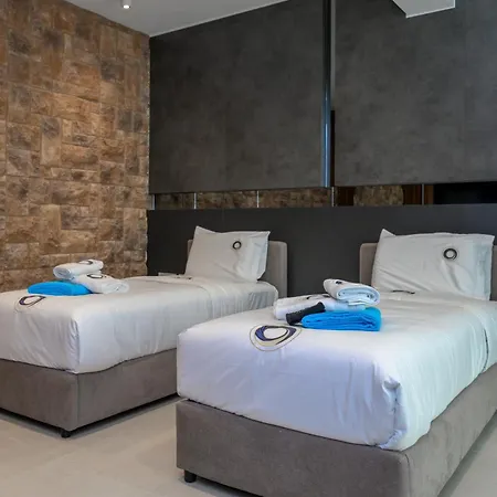 Luxury Oasis Villa *